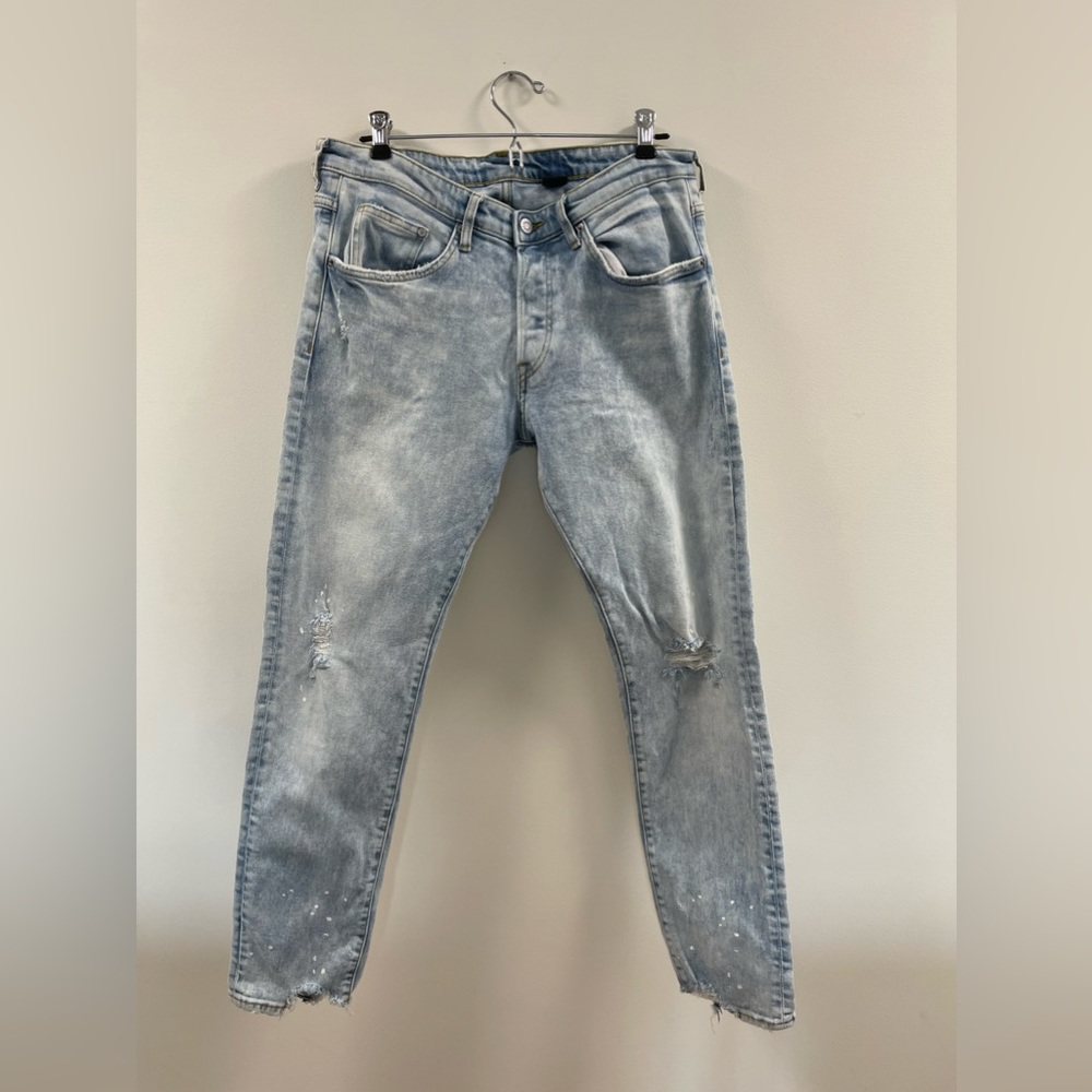 H&M light wash ripped jeans